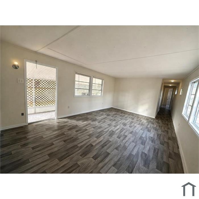 Sterlingwood second listing photo 1